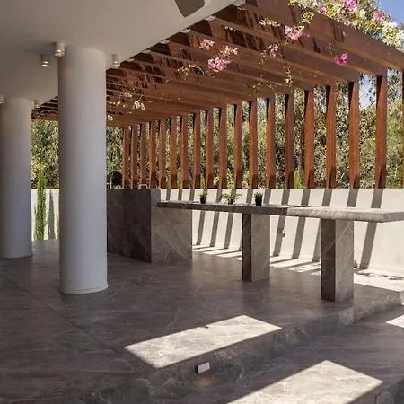 6 Bedroom Prestige Holiday home *