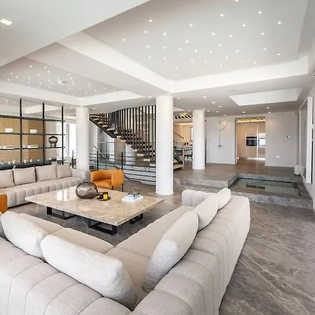 6 Bedroom Prestige